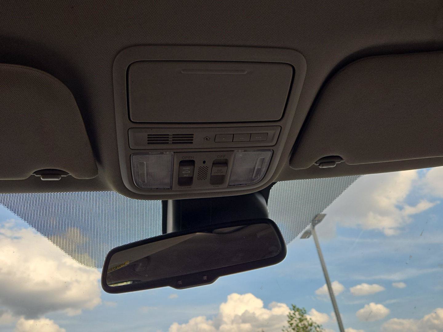 Used 2015 Honda Odyssey Touring image 21