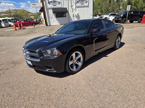 Used 2011 Dodge Charger R/T w/ Wheels & Tunes Group RWD image 4