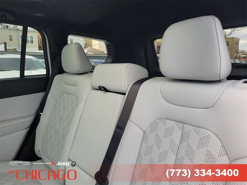 New 2026 Jeep Cherokee Overland image 10