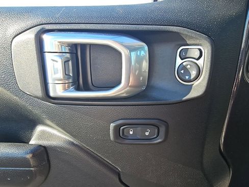 Used 2021 Jeep Wrangler Unlimited Sport image 23