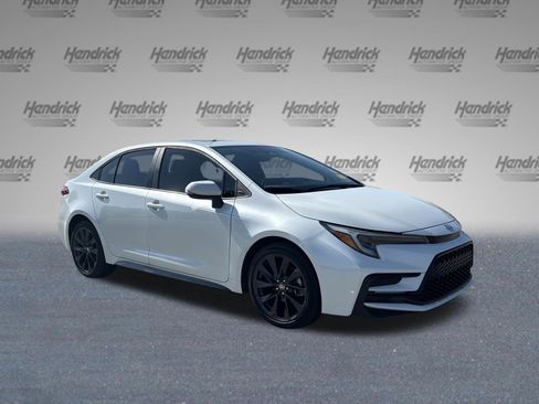 Used 2024 Toyota Corolla XSE image 2