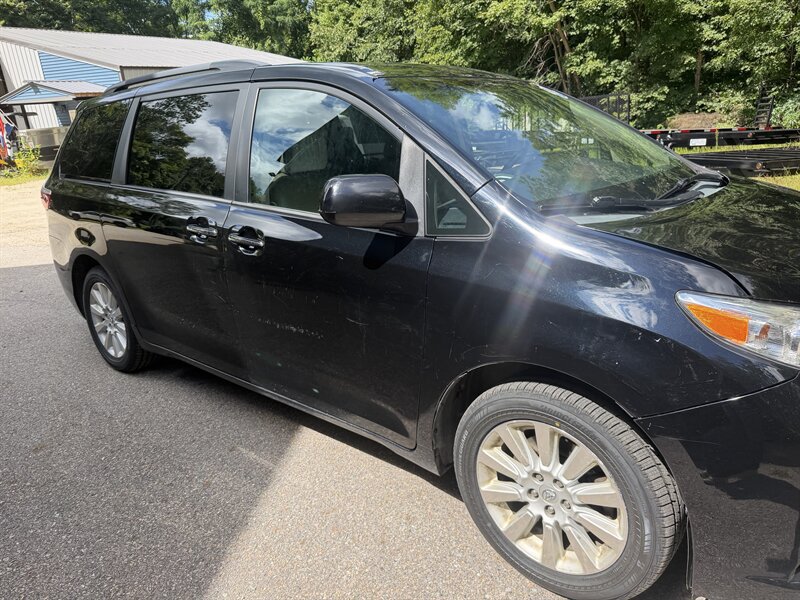 Used 2015 Toyota Sienna XLE w/ XLE Navigation Package AWD/4WD image 71