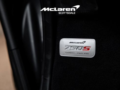 Used 2024 McLaren 750S Spider RWD image 39