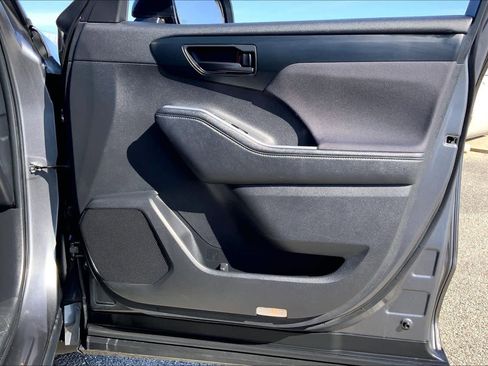 Certified 2024 Toyota Highlander LE image 22