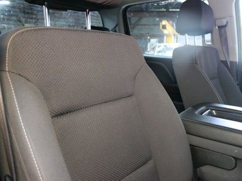 Used 2019 GMC Sierra 2500 SLE w/ SLE Preferred Package AWD/4WD image 8