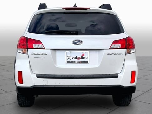 Used 2014 Subaru Outback 2.5i Premium w/ Accessory Value Package (OYT) AWD/4WD image 5
