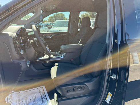 New 2025 GMC Sierra 1500 Elevation image 11