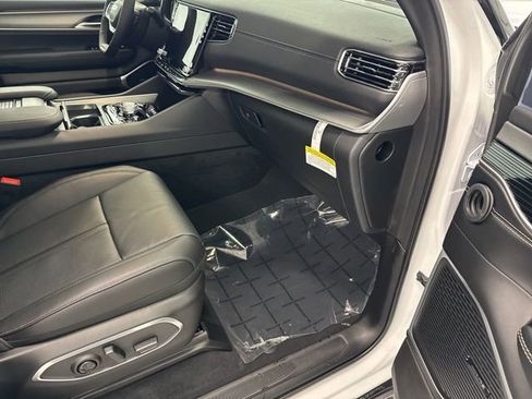 New 2026 Jeep Grand Wagoneer 4WD image 26