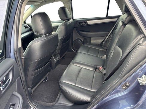 Used 2018 Subaru Outback 2.5i Premium image 12