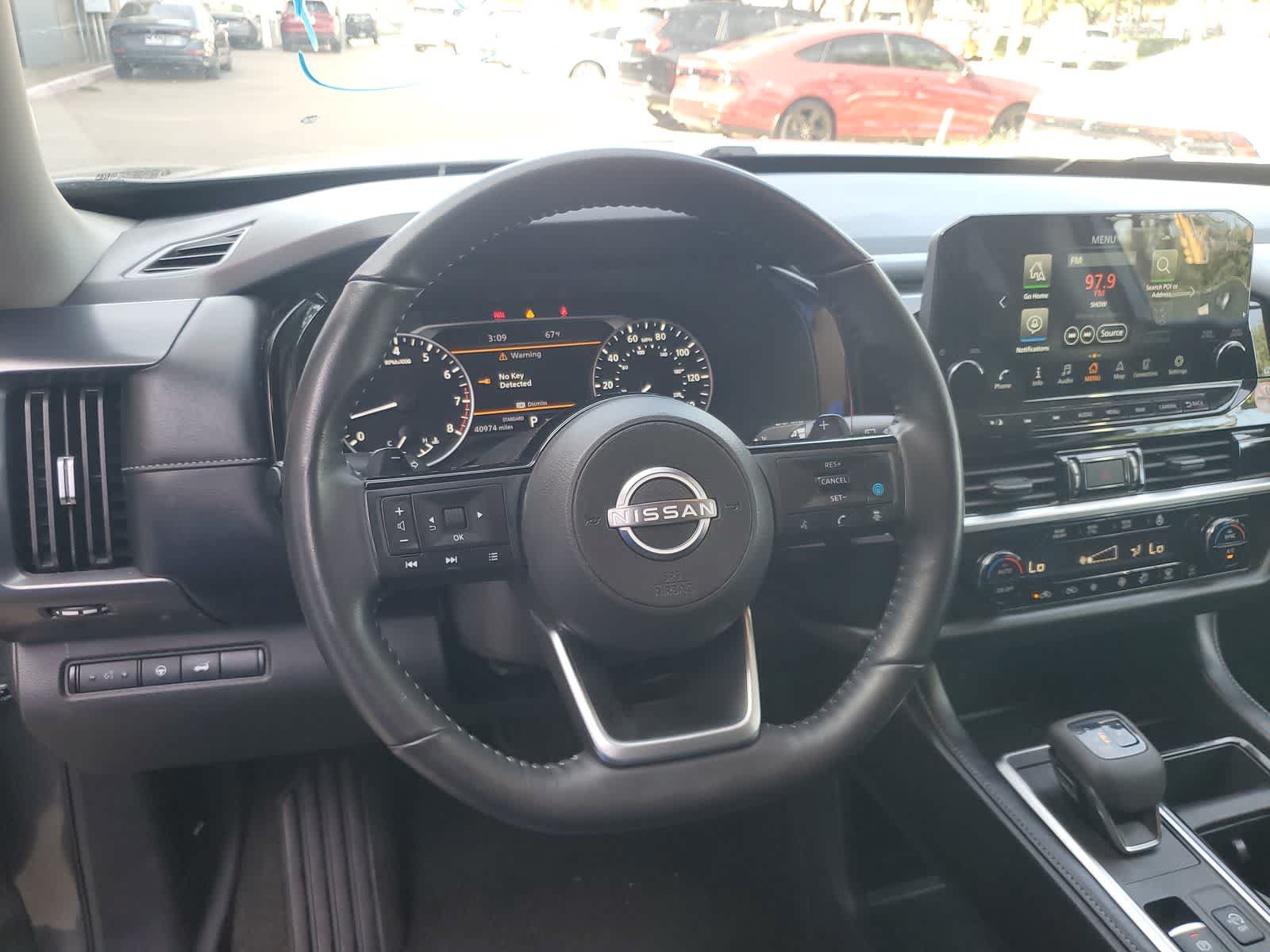 Used 2025 Nissan Pathfinder SL FWD image 14