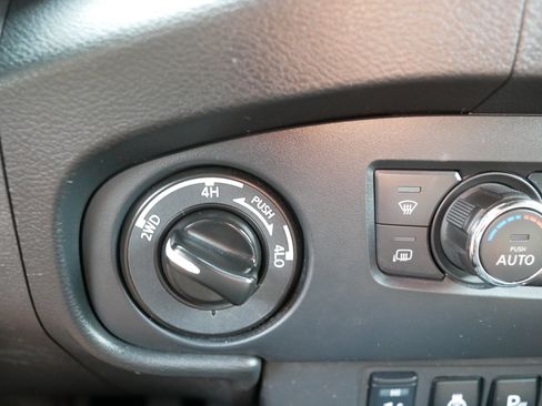Used 2022 Nissan Frontier PRO-4X AWD/4WD image 33
