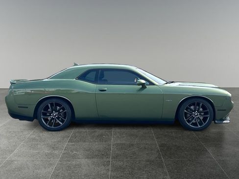 Used 2019 Dodge Challenger R/T w/ Performance Handling Group RWD image 10