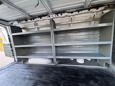 Used 2017 Chevrolet Express 2500 image 18