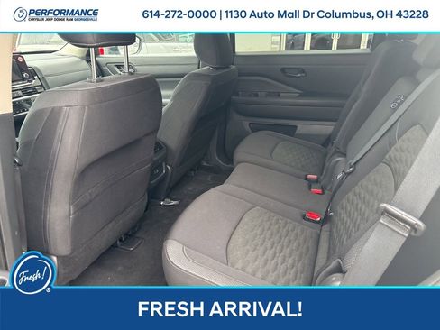 Used 2024 Nissan Pathfinder SV image 13