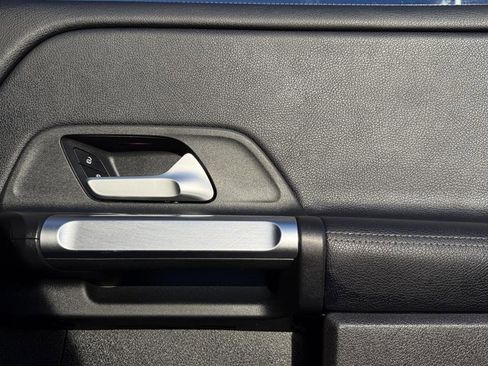 Used 2020 Mercedes-Benz GLB 250 4MATIC image 22