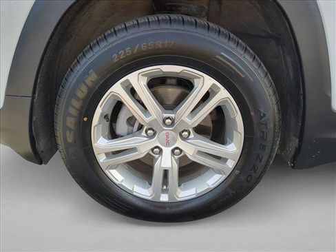 Used 2024 GMC Terrain SLE image 24