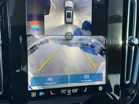 Certified 2025 Volvo XC40 B5 Plus image 21