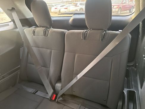 Used 2020 Ford Explorer XLT image 29