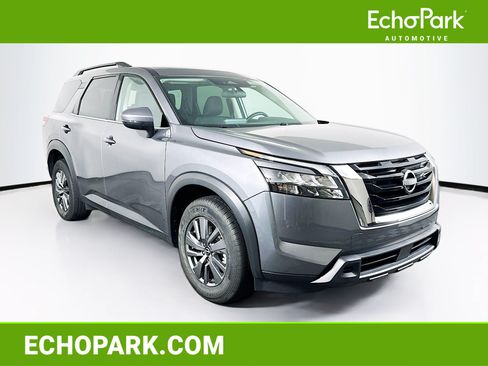 Used 2025 Nissan Pathfinder SV AWD/4WD image 1