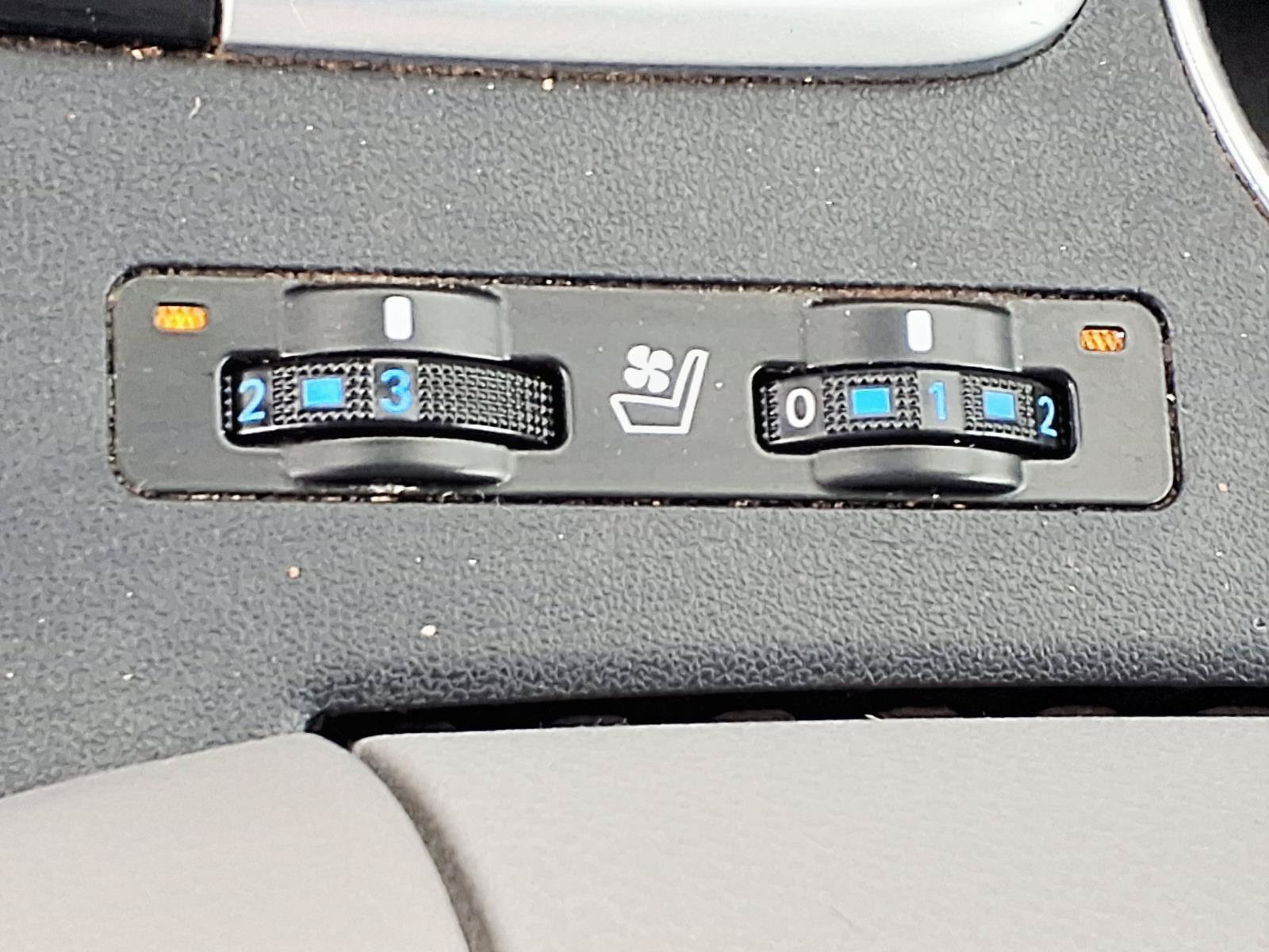 Used 2018 Toyota Highlander Limited w/ Protection Package #3 AWD/4WD image 22