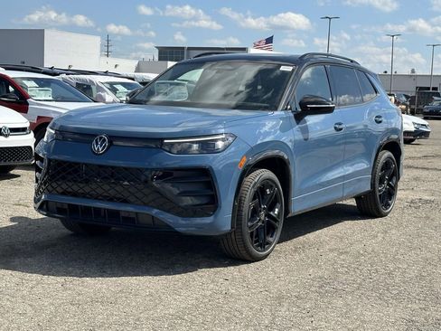 New 2026 Volkswagen Tiguan SE R-Line AWD/4WD image 1
