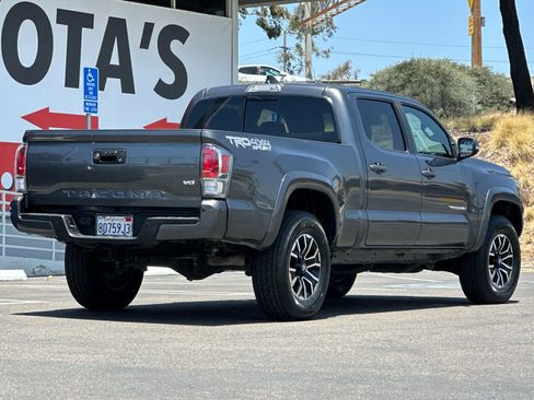 Used 2022 Toyota Tacoma TRD Sport w/ Technology Package AWD/4WD image 5