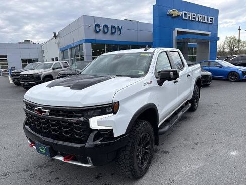 Certified 2023 Chevrolet Silverado 1500 ZR2 AWD/4WD image 1