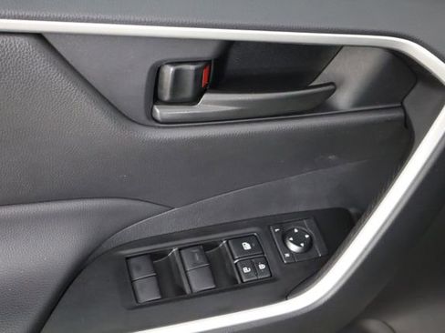 Used 2025 Toyota RAV4 LE FWD image 22