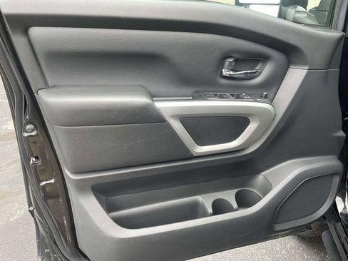 Used 2024 Nissan Titan SV w/ SV Convenience Package AWD/4WD image 18