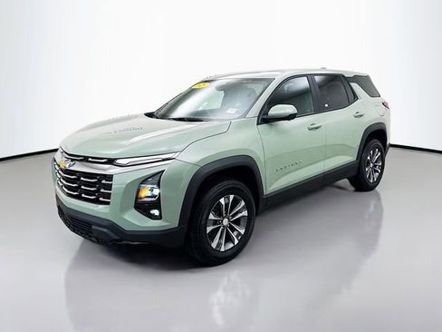 Used 2025 Chevrolet Equinox LT w/ Safety and Technology Package image 4