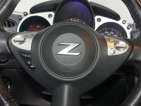 Used 2017 Nissan 370Z Coupe image 25