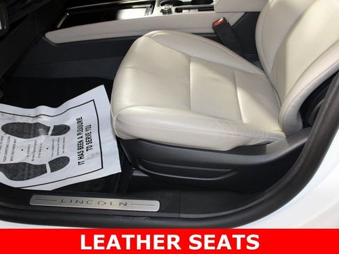 Used 2025 Lincoln Corsair Grand Touring image 10