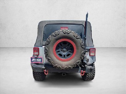 Used 2010 Jeep Wrangler Unlimited Rubicon AWD/4WD image 5
