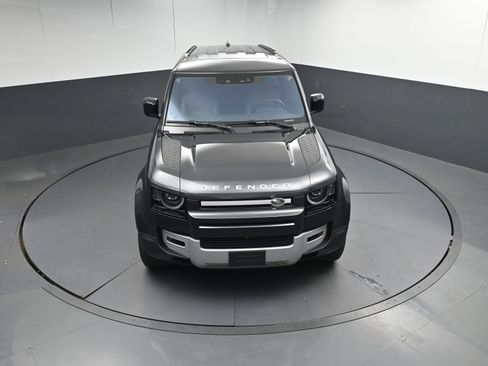 Used 2023 Land Rover Defender 90 S image 39
