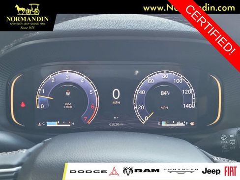 Certified 2024 Jeep Wagoneer Series II w/ Flexible Seating Group RWD image 8