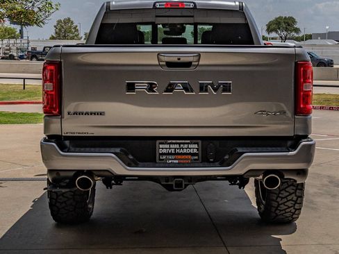 Used 2025 RAM 1500 Laramie w/ Sport Appearance Package AWD/4WD image 4