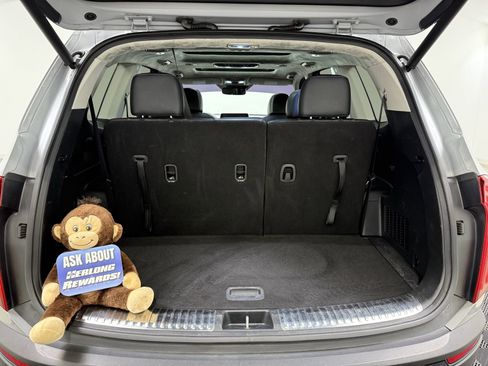 Used 2022 Kia Telluride SX w/ SX Prestige Package image 9