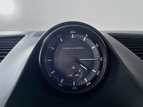Certified 2023 Porsche Cayenne Turbo S AWD/4WD image 35