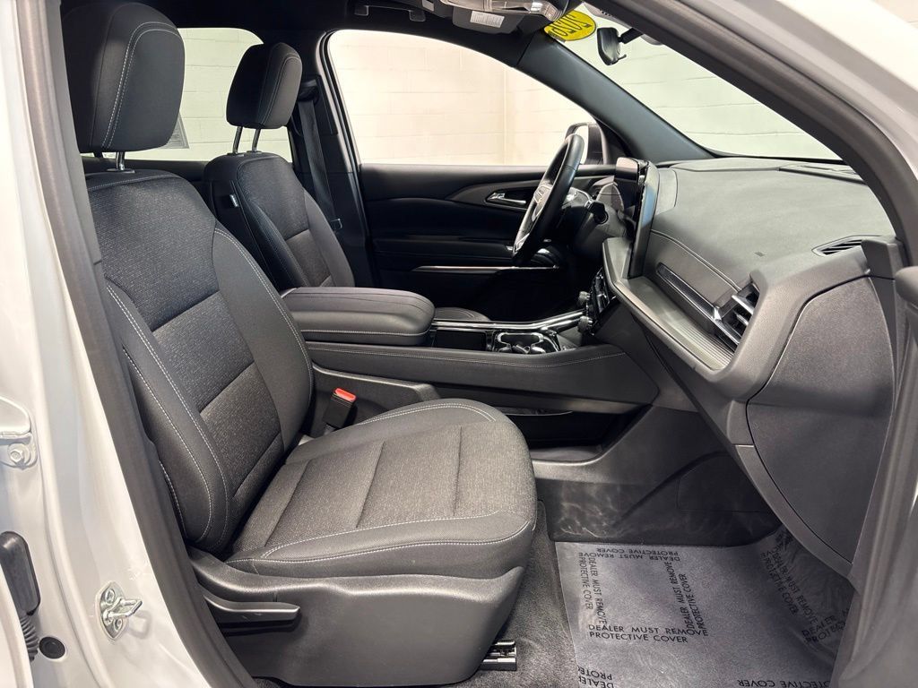 Used 2026 Chevrolet Traverse LT FWD image 10