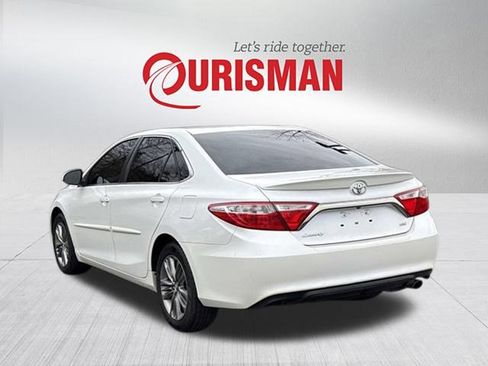 Used 2016 Toyota Camry SE w/ Moonroof Package image 4