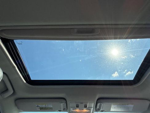 Used 2013 Toyota RAV4 Limited AWD/4WD image 20
