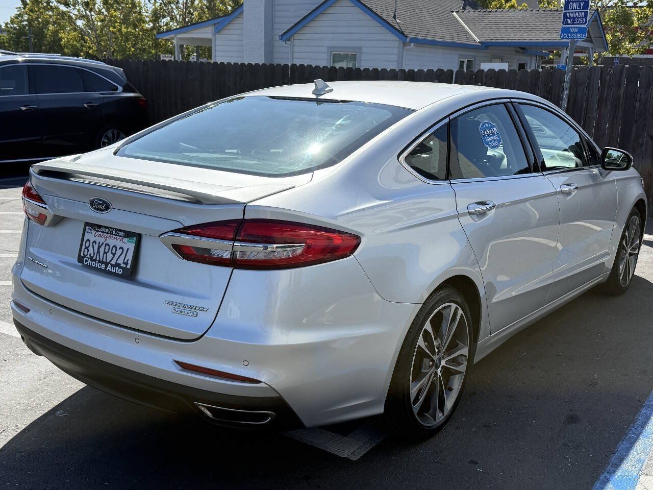 Used 2019 Ford Fusion Titanium FWD image 6
