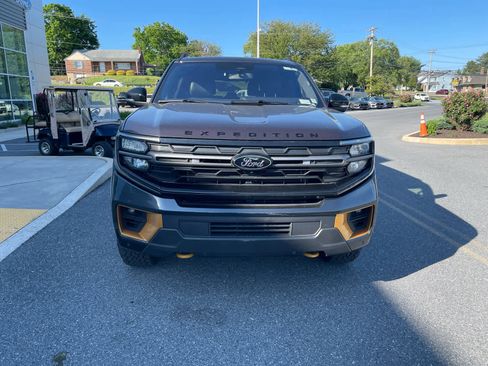Used 2025 Ford Expedition Tremor AWD/4WD image 9