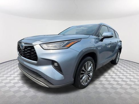 Used 2020 Toyota Highlander Platinum FWD image 1