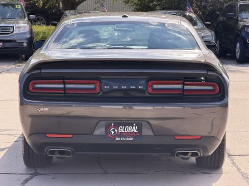 Used 2016 Dodge Challenger SXT image 6