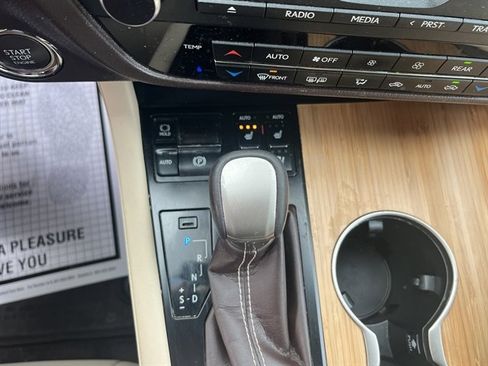 Used 2019 Lexus RX 350L Premium AWD image 33