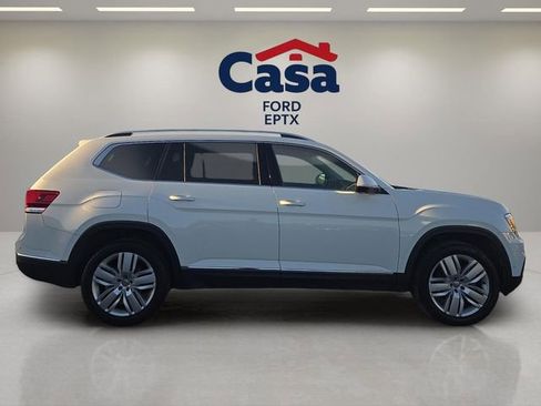 Used 2018 Volkswagen Atlas SEL Premium image 2
