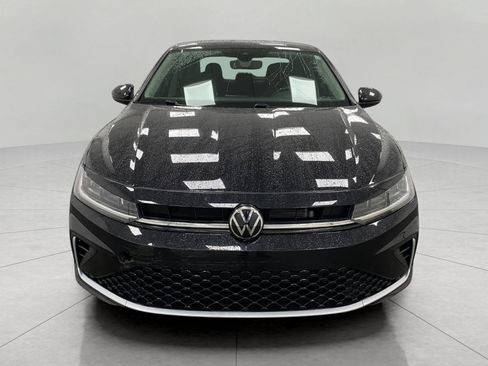 Used 2025 Volkswagen Jetta SE FWD image 10