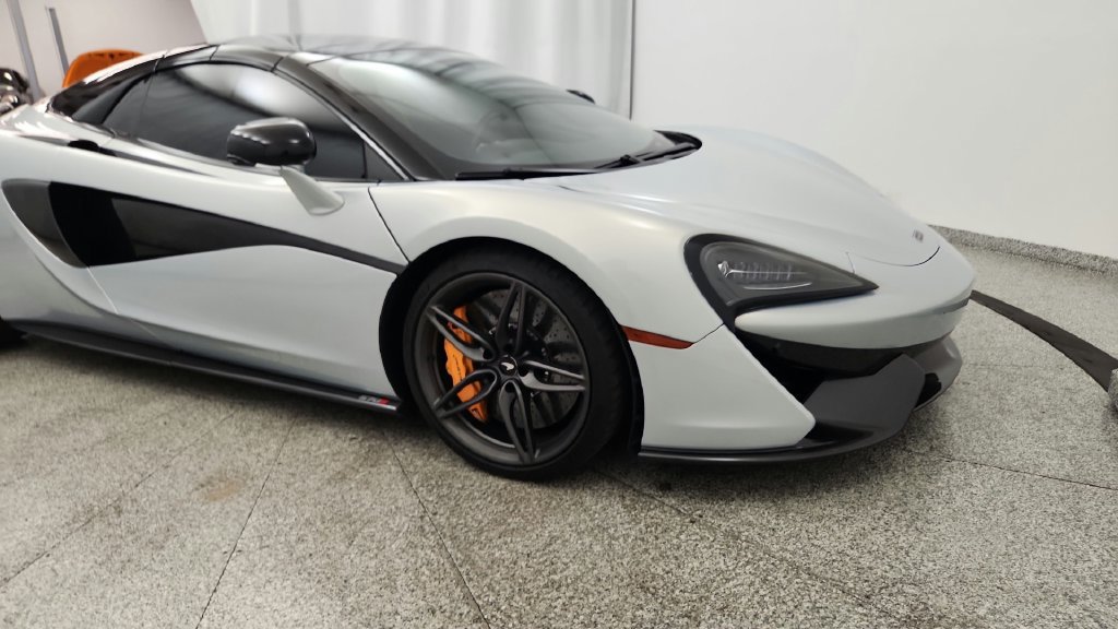 Used 2019 McLaren 570S Spider RWD image 28