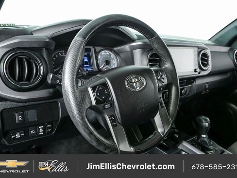 Used 2021 Toyota Tacoma TRD Off-Road w/ Technology Package AWD/4WD image 4